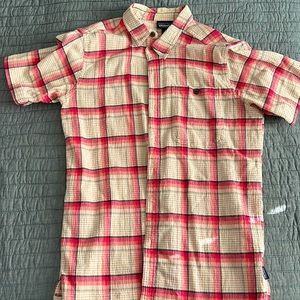 Men’s short sleeved button down